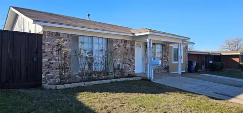 541 Henderson Cir, Garland, TX 75040