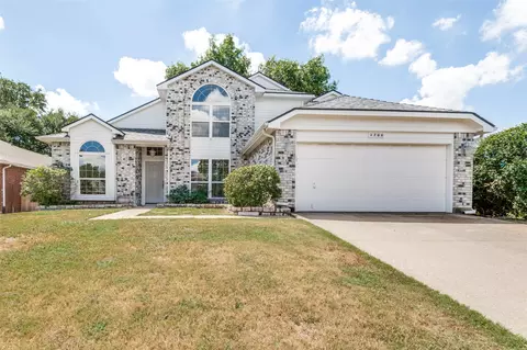 1700 Raton Dr, Arlington, TX 76018