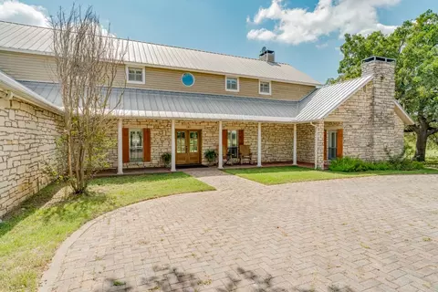 161 Woodbine Trl, Alvarado, TX 76009