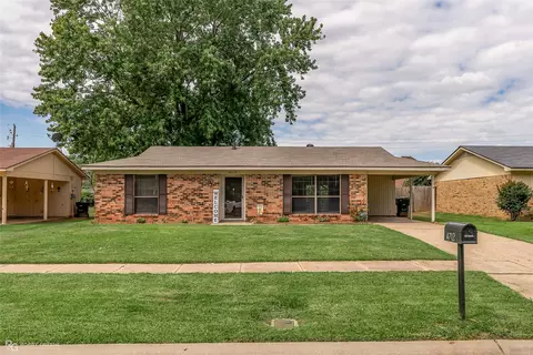 4712 Longstreet Pl, Bossier City, LA 71112