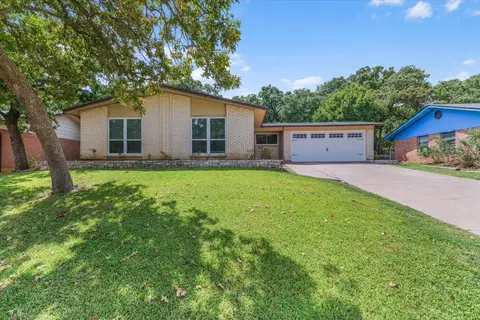 24 Somerset Ter, Bedford, TX 76022