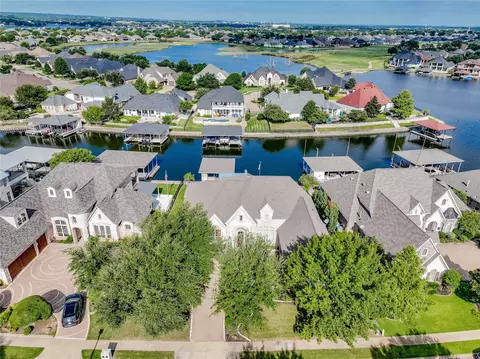 2709 Harborside Dr, Granbury, TX 76048