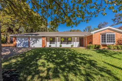 7341 Monterrey Dr, Fort Worth, TX 76112