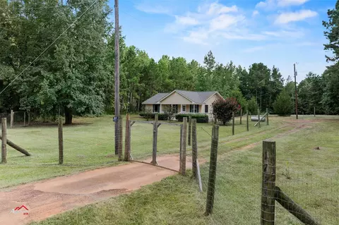 17260 S Fm 95, Mount Enterprise, TX 75681
