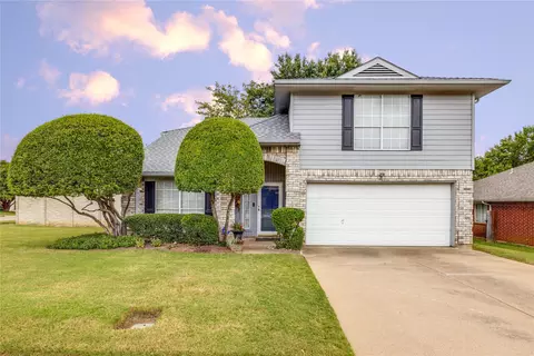 7000 Hawaii Ln, Arlington, TX 76016