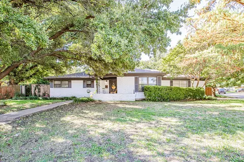 5845 Wales Ave, Fort Worth, TX 76133
