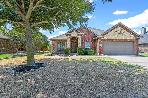 112 Lacy Oak Ln, Waxahachie, TX 75165
