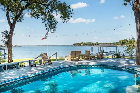 150 Ocean Dr, Gun Barrel City, TX 75156