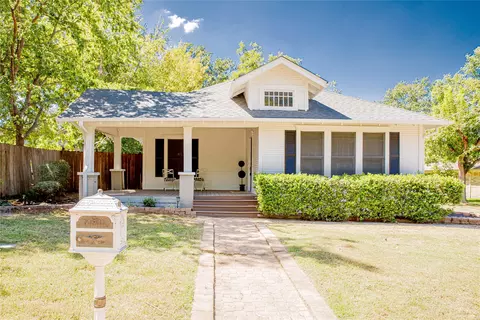 673 Athens St, Canton, TX 75103