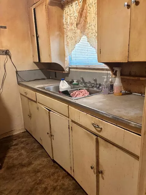 Kitchen - 1908 E 6th St, Irving, TX 75060 photo 2 of 3