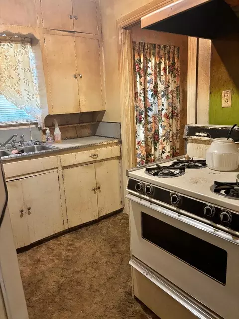 Kitchen - 1908 E 6th St, Irving, TX 75060 photo 1 of 3