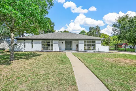 520 Holder Dr, Hurst, TX 76053