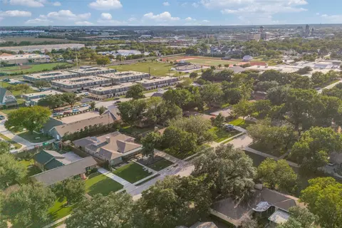 839 E Worth St, Grapevine, TX 76051 photo 9