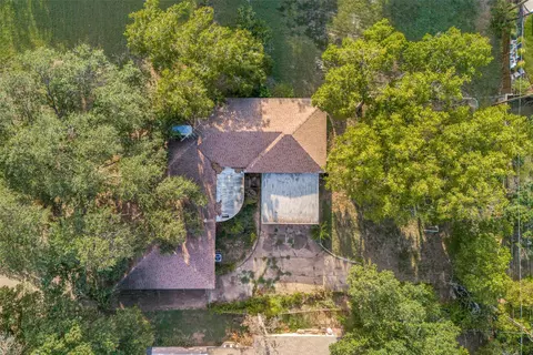 839 E Worth St, Grapevine, TX 76051 photo 6