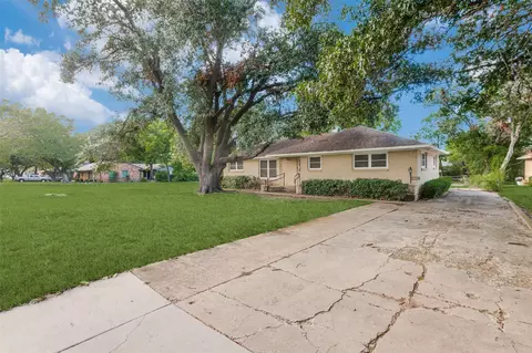 839 E Worth St, Grapevine, TX 76051 photo 3