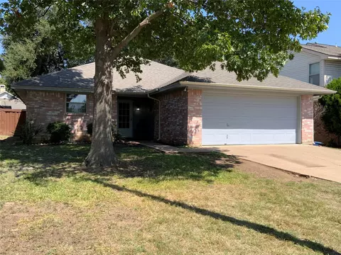 1400 Kynette Dr, Euless, TX 76040