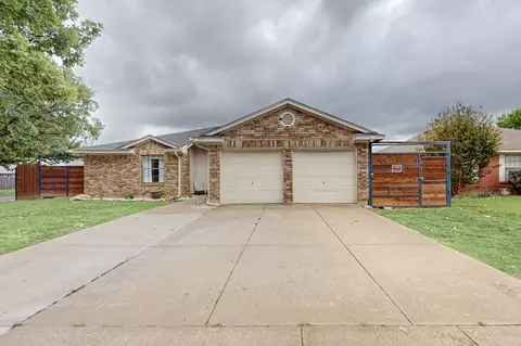 3301 Misty Valley Dr, Fort Worth, TX 76123