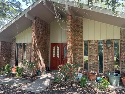 144 Royal Park Ln, Waxahachie, TX 75165