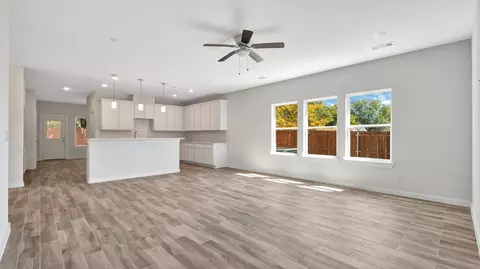 Living - 914 Guam St, Tool, TX 75143 photo 1 of 2
