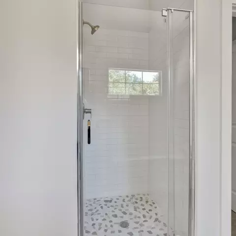 Bath - 914 Guam St, Tool, TX 75143 photo 7 of 7