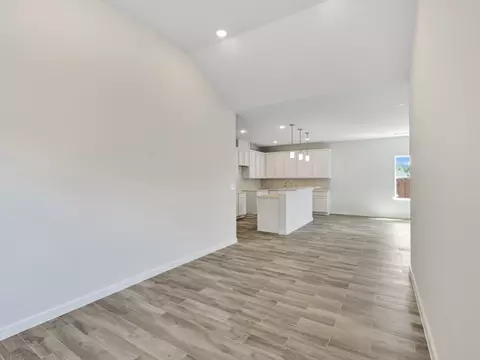 Entry Way - 914 Guam St, Tool, TX 75143 photo 3 of 3