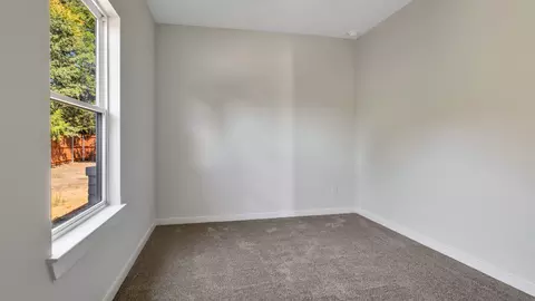 Bedroom - 914 Guam St, Tool, TX 75143 photo 8 of 13