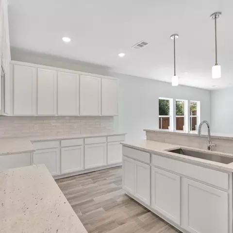 Kitchen - 914 Guam St, Tool, TX 75143 photo 1 of 1