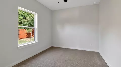 Bedroom - 914 Guam St, Tool, TX 75143 photo 6 of 13