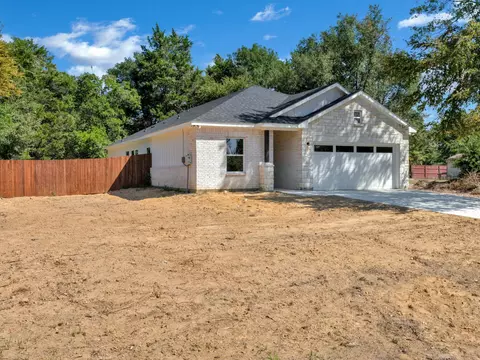 Exterior - 914 Guam St, Tool, TX 75143 photo 3 of 6