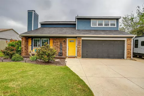 837 N Riverside Dr, Grapevine, TX 76051