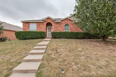 733 Courson Dr, Desoto, TX 75115