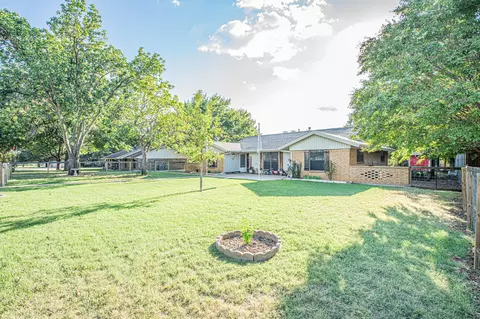 3105 Darby Ln, Denton, TX 76207