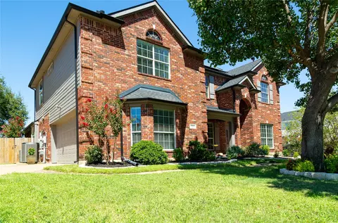 909 Manchester Dr, Mansfield, TX 76063