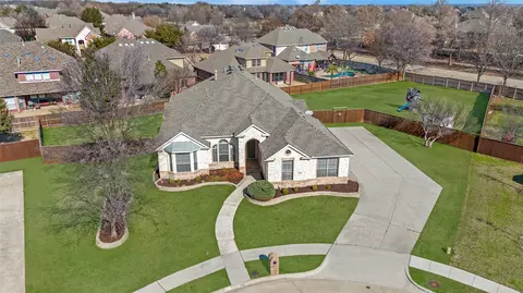 8121 Yellowstone Dr, Mckinney, TX 75072