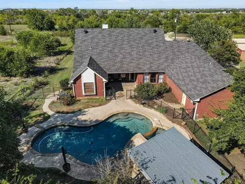 8535 Plainview Rd, Krum, TX 76249 photo 2