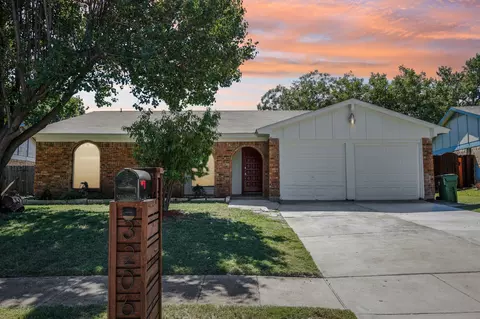 3206 Concord Dr, Arlington, TX 76014