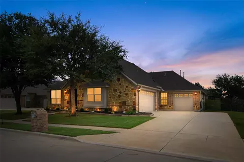 7013 Four Sixes Ranch Rd, North Richland Hills, TX 76182