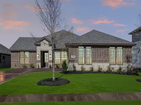 380 Paddle Boat Dr, Granbury, TX 76049