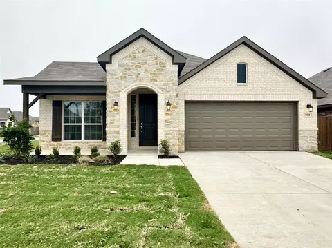 901 Eloise Ln, Cleburne, TX 76033