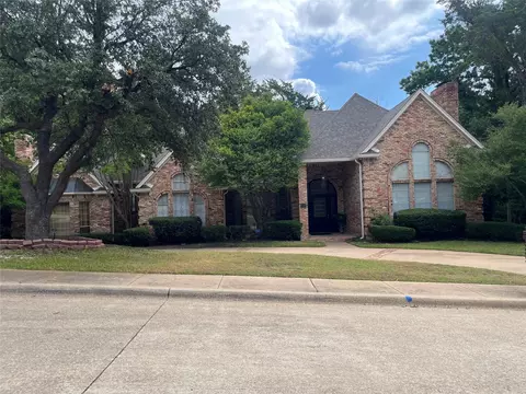 1308 Cardigan Ln, Desoto, TX 75115