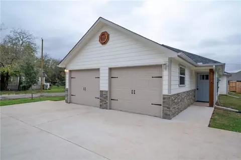 802 N Throckmorton St, Sherman, TX 75090