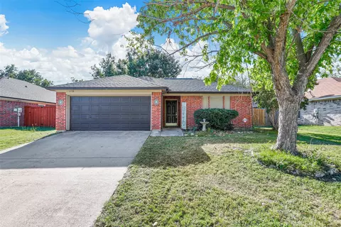1116 Miles Ave, Burleson, TX 76028