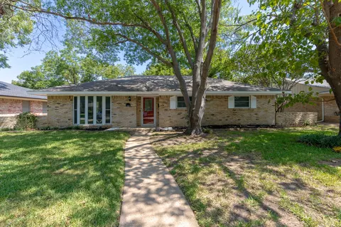 1722 Esquire Pl, Grand Prairie, TX 75050