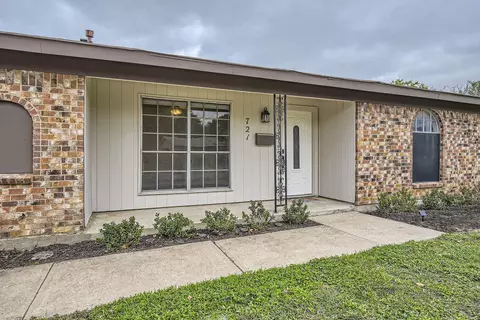 721 Ruidoso Dr, Saginaw, TX 76179