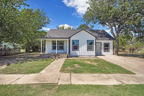 1010 SW 4th Ave, Mineral Wells, TX 76067