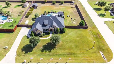 5010 Lindy Ct, Midlothian, TX 76065