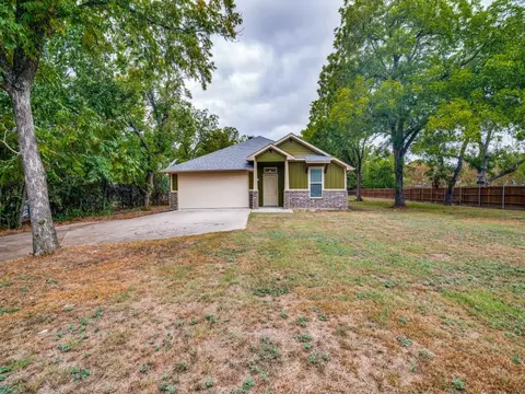 523 N Bois D Arc St, Forney, TX 75126