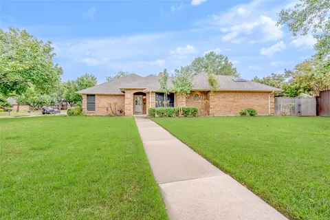 2112 High Country Dr, Carrollton, TX 75007