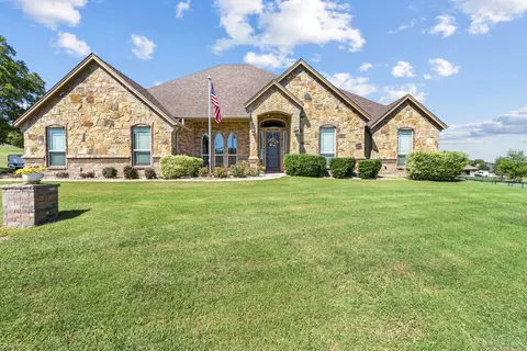 100 Meadow Bridge Dr, Weatherford, TX 76085