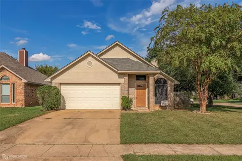 5707 Pampus Ln, Bossier City, LA 71112